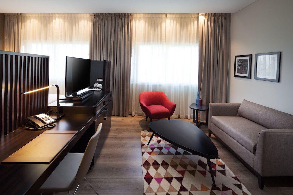 Radisson Hotel Santa Cruz 35/63