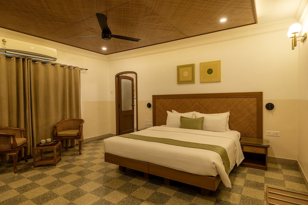 Hanu Reddy Residences Poes Garden 23/57