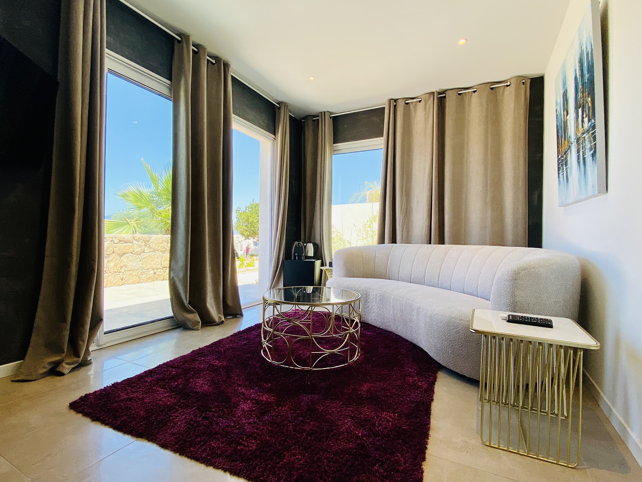 2 Bedrooms, Suite
