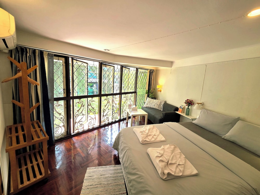 STANDARD, QUEEN BED, GARDEN VIEW, PRIVATE BATHROOM
