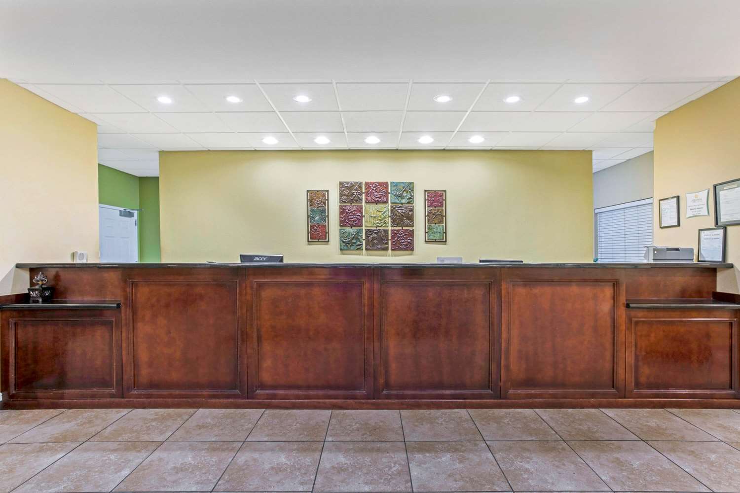 La Quinta Inn Suites By Wyndham Mobile Satsuma Saraland 8/50