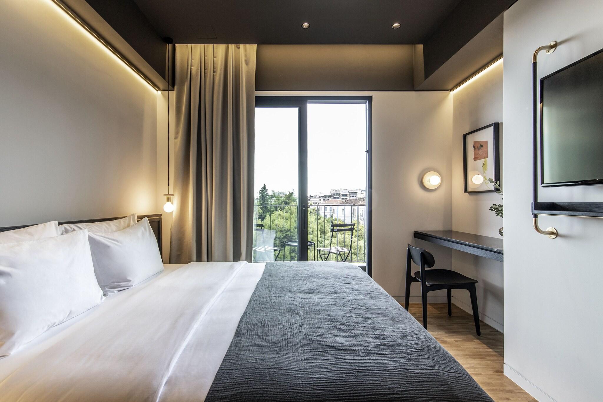 Superior, Double Bed, City View