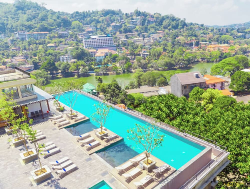 Thilanka Hotel Kandy 42/50