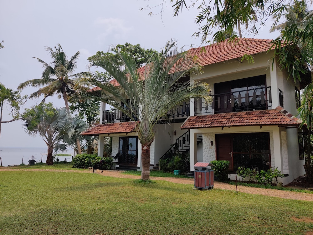 Deshadan Backwater Resort in Cherthala