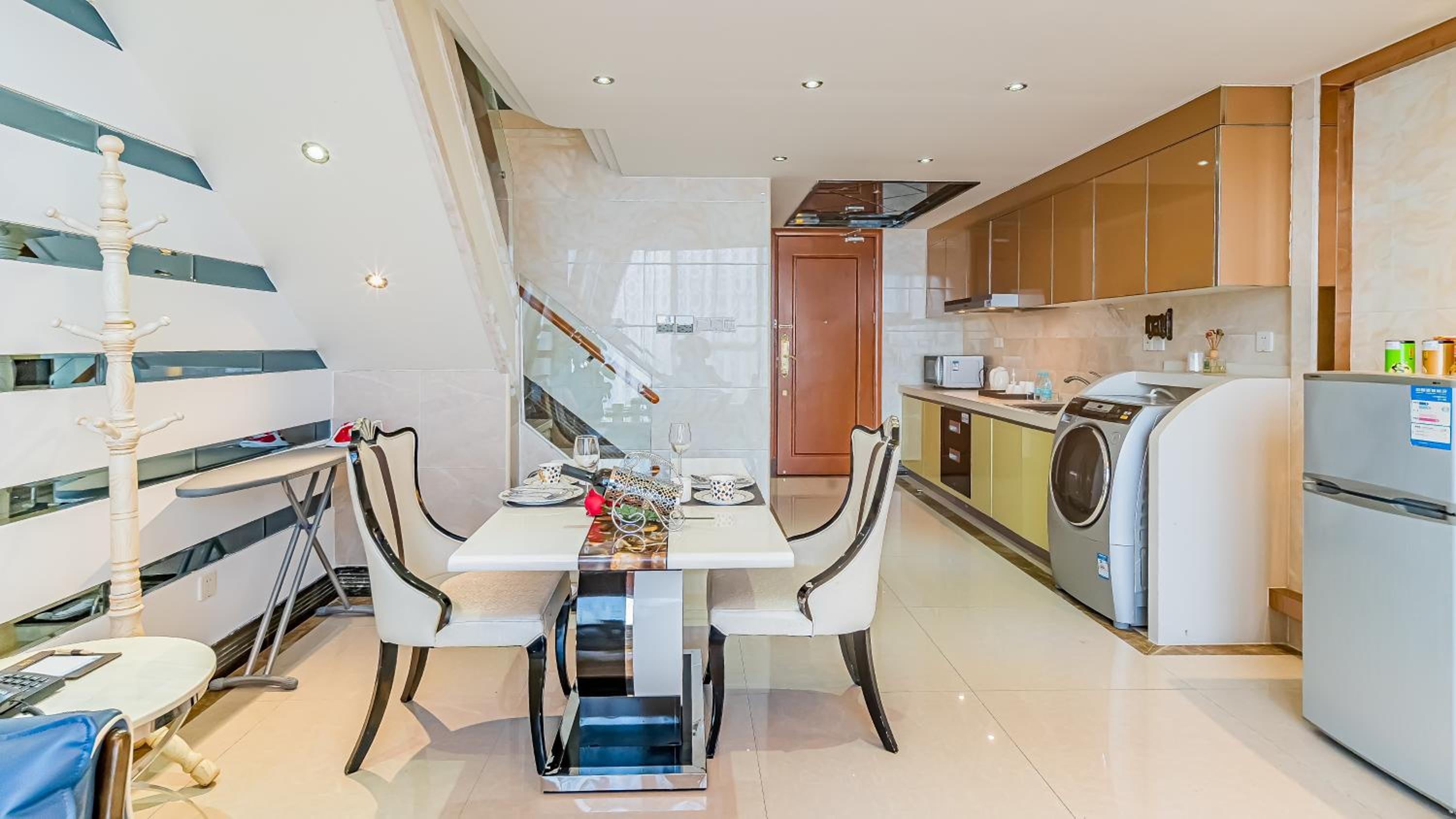 South North International Apartment 36/45