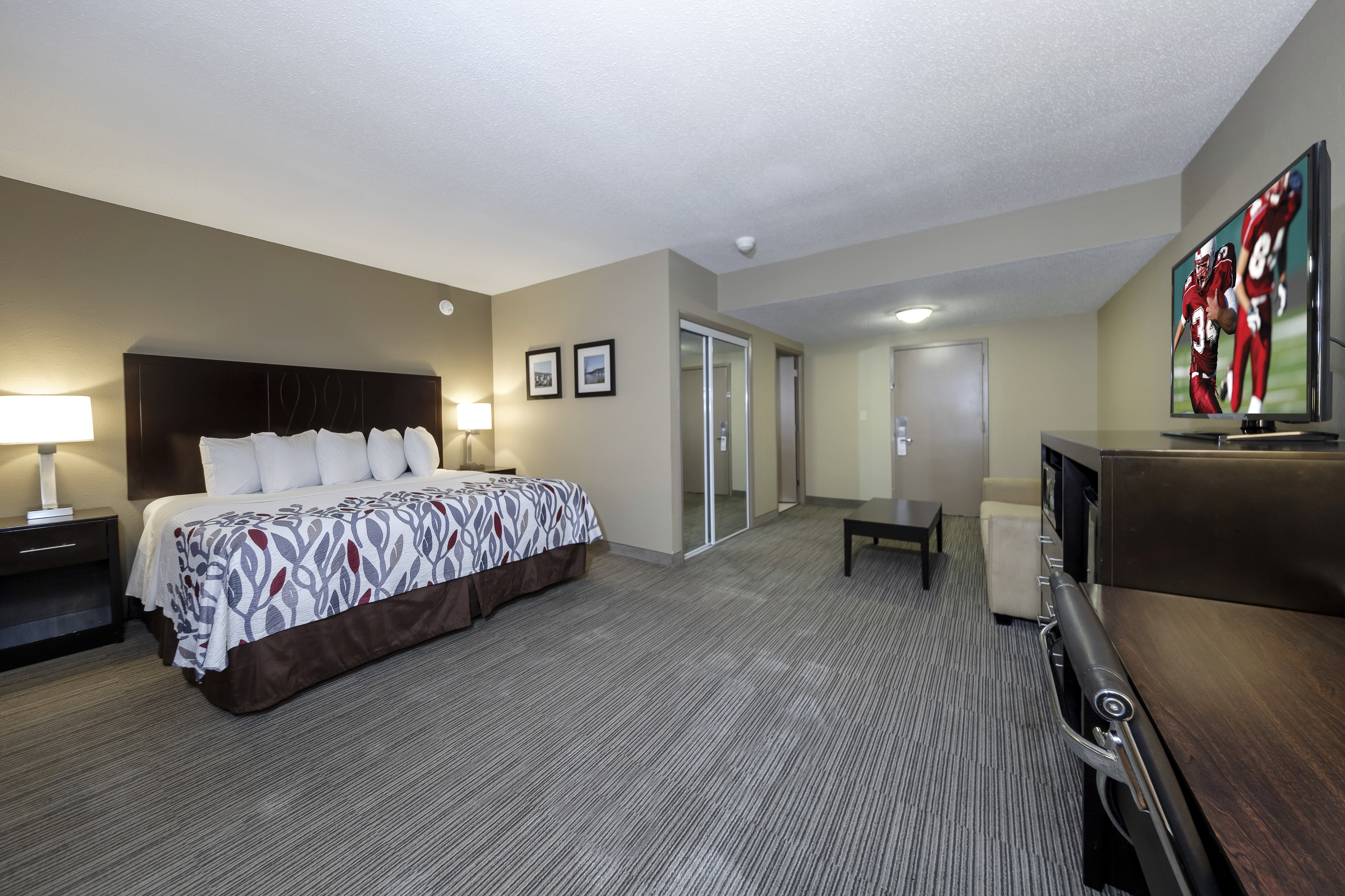 Red Roof Inn & Suites Newburgh - Stewart Airport/ West Point 5/20