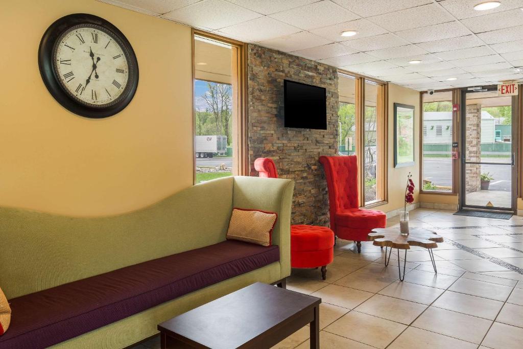 Pocono Inn At Water Gap 38/50