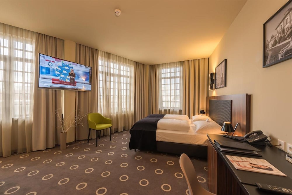 The Frankfurt Hotel 32/64