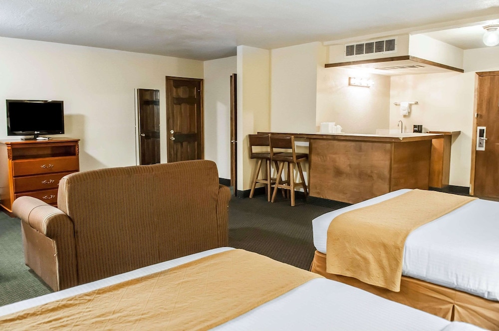 Hotel Inn Santa Fe 24/36
