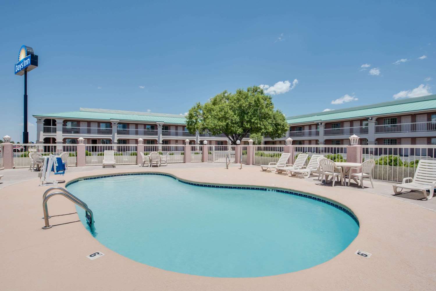 Days Inn by Wyndham Fort Stockton 16/17