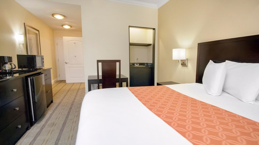 Galleria Palms Hotel 26/59