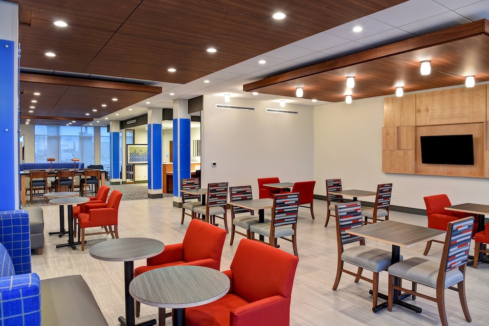 Holiday Inn Express And Suites Ottawa 43/50