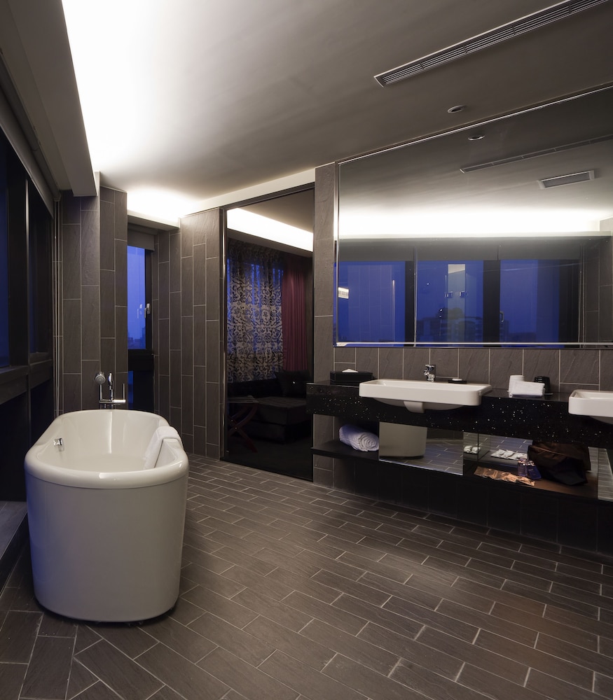 Fx Hotel Taipei Nanjing East Road Branch 67/67
