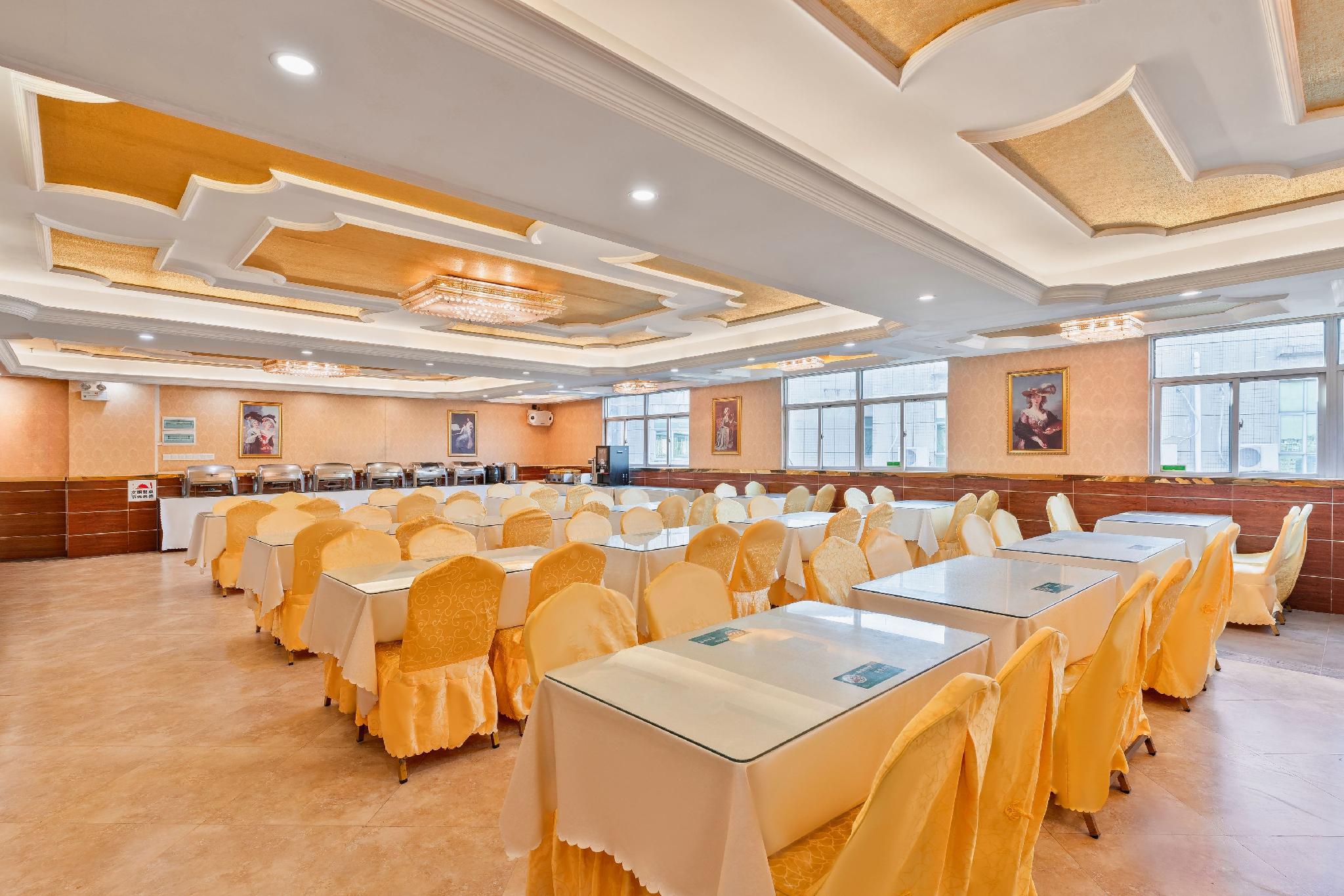 Vienna Hotel (Shenzhen Convention and Exhibition Center, Fuhai Qiaotou) 63/63