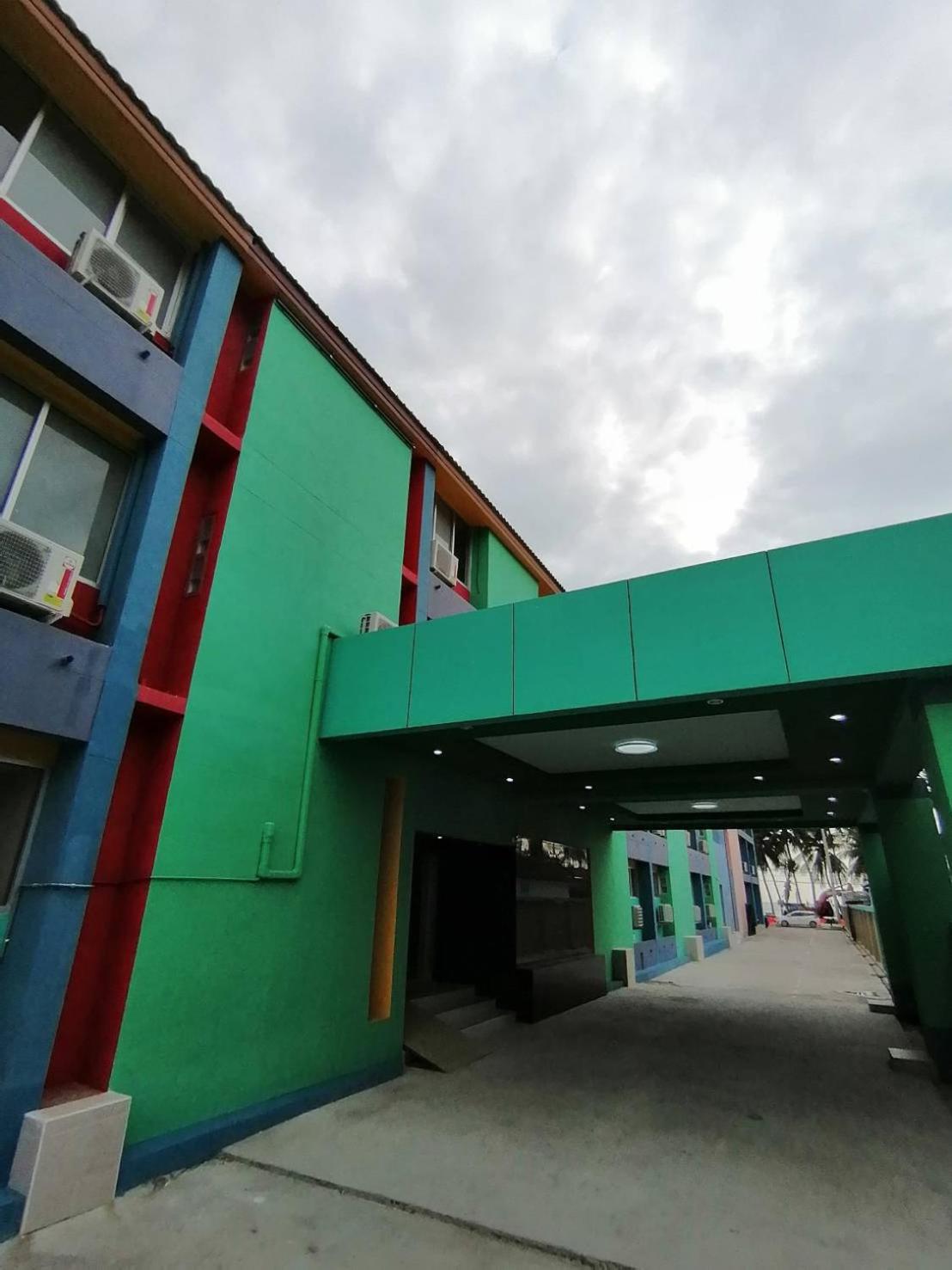 The Sea Bangsaen Hotel 37/48