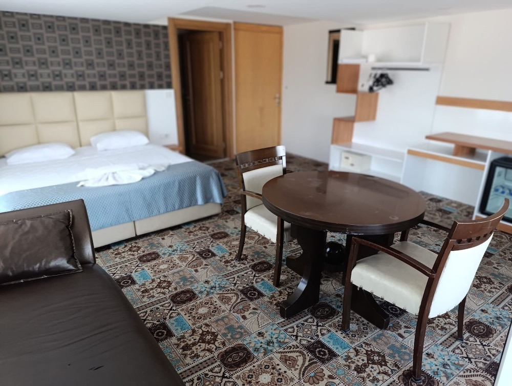 Sirin Hotel 22/33