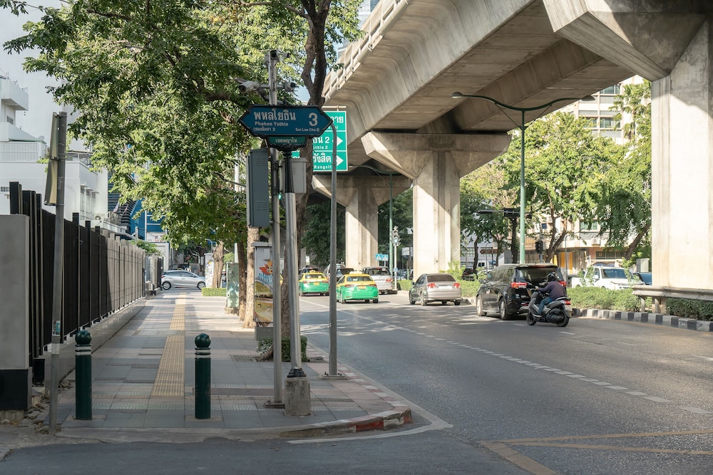 Vic3 Bangkok Hotel 65/74