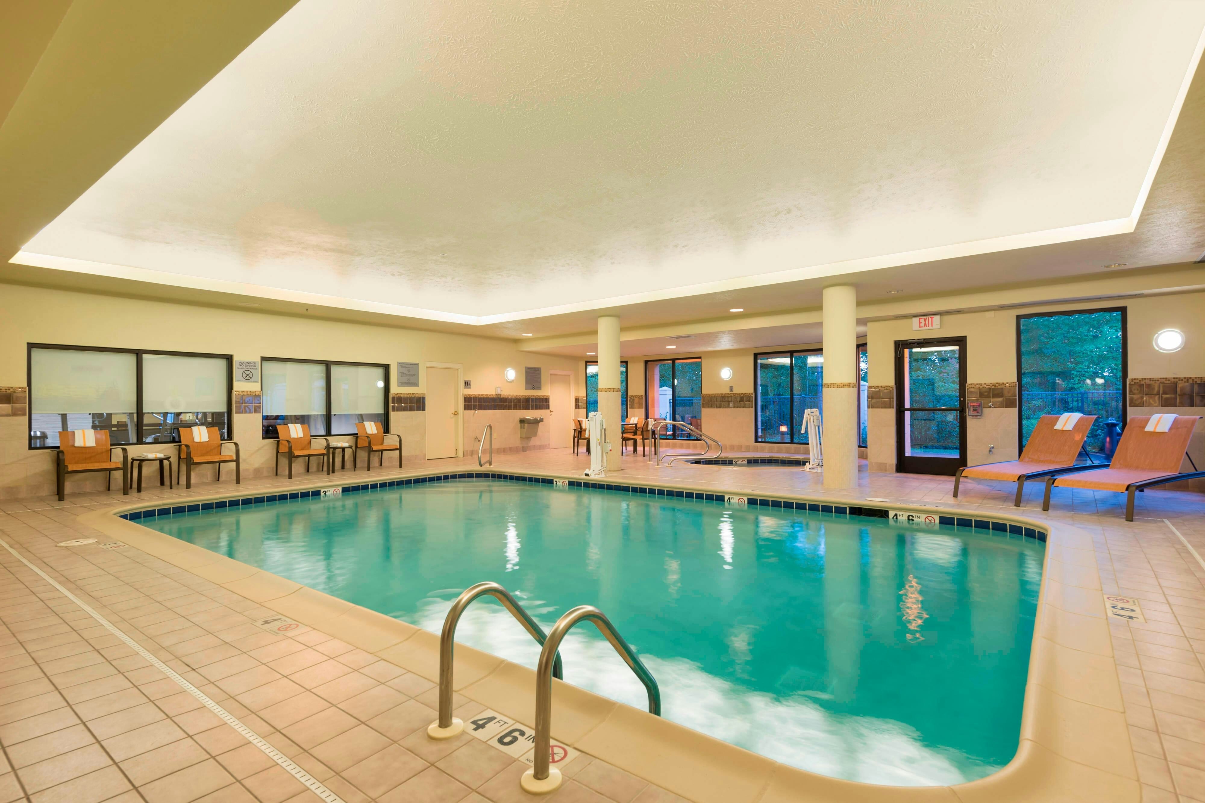 Courtyard By Marriott Traverse City 25/47