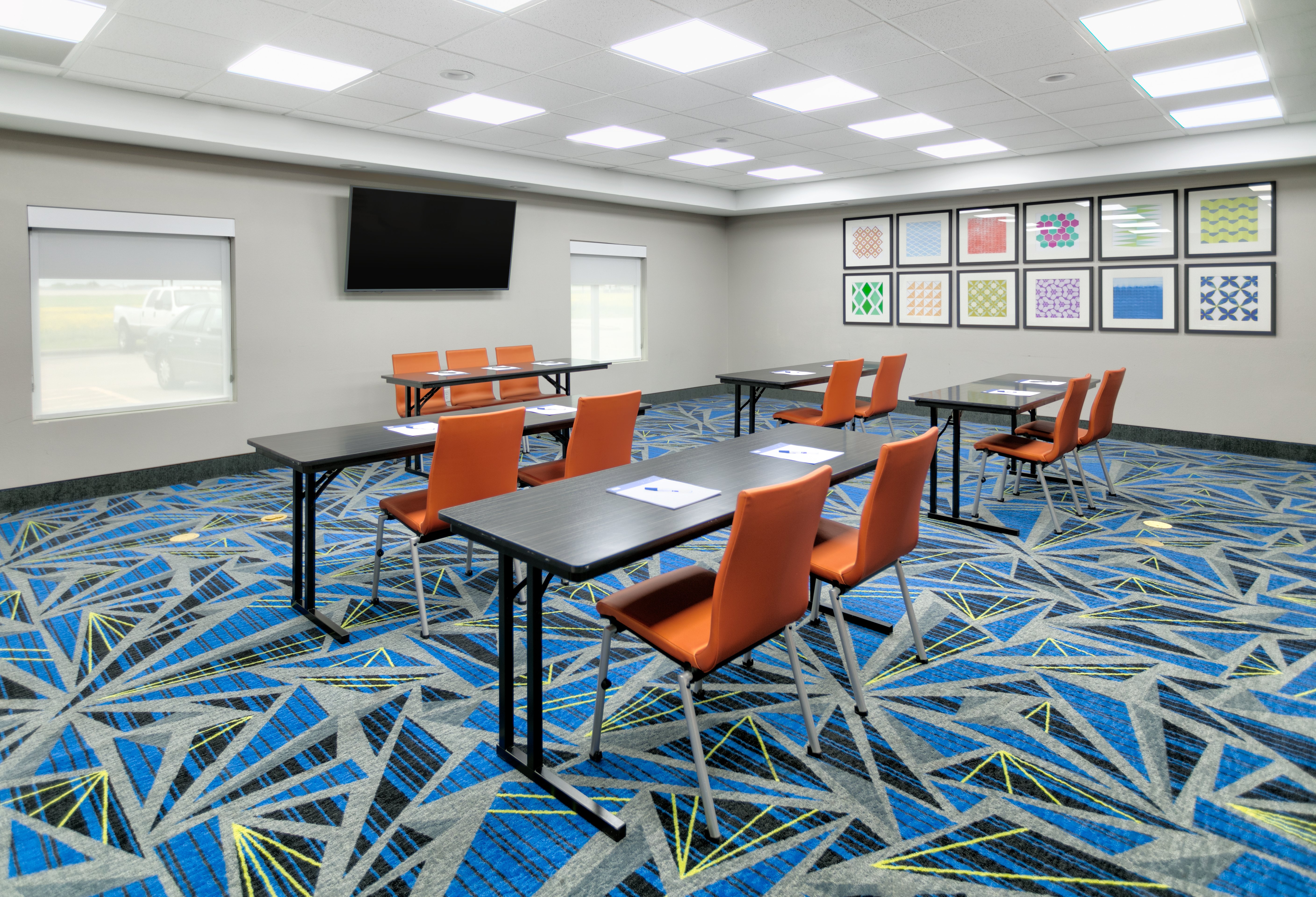 Holiday Inn Express Hillsboro I-35 57/69