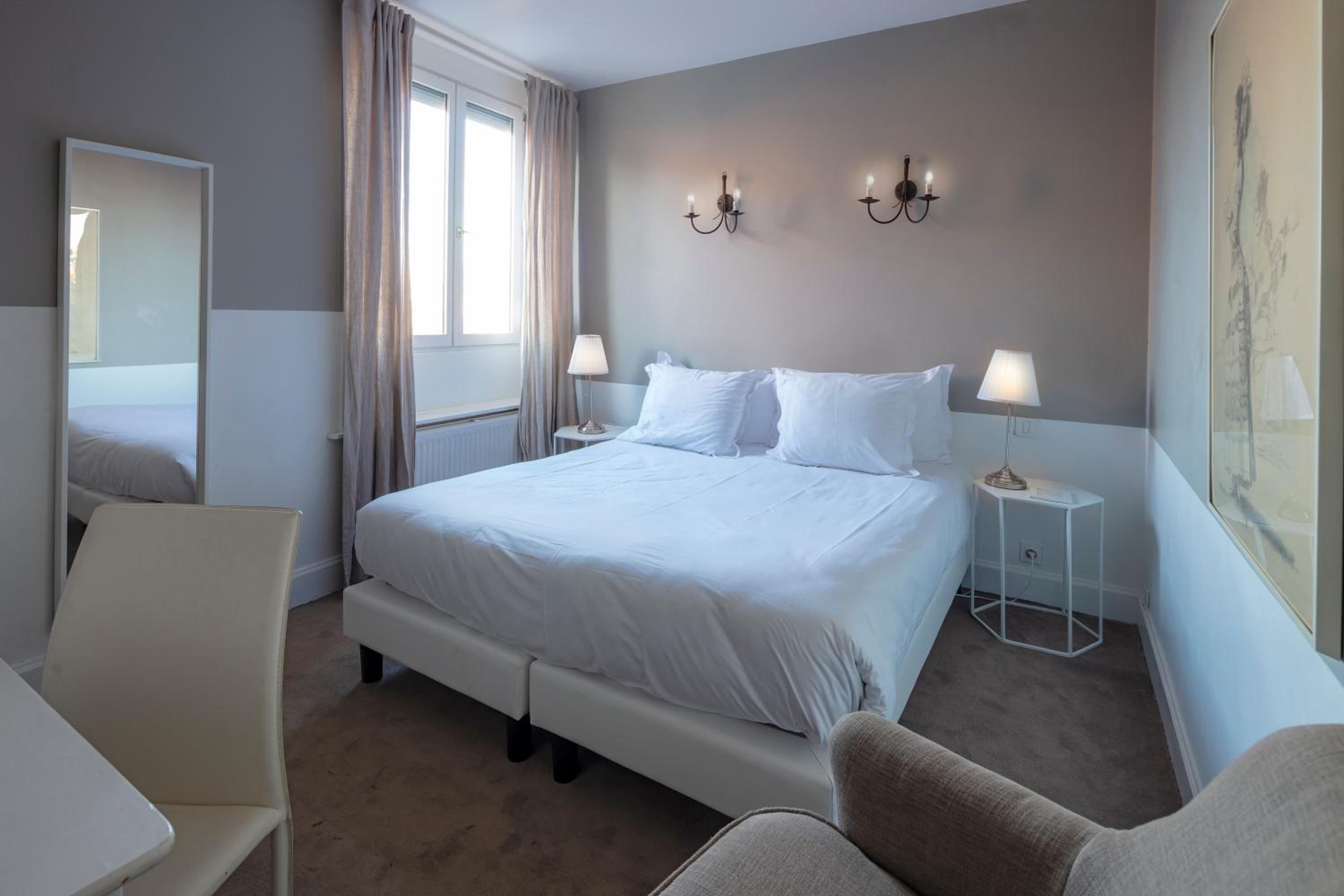 Room, Double Bed, Hotel Brueghel 5/9