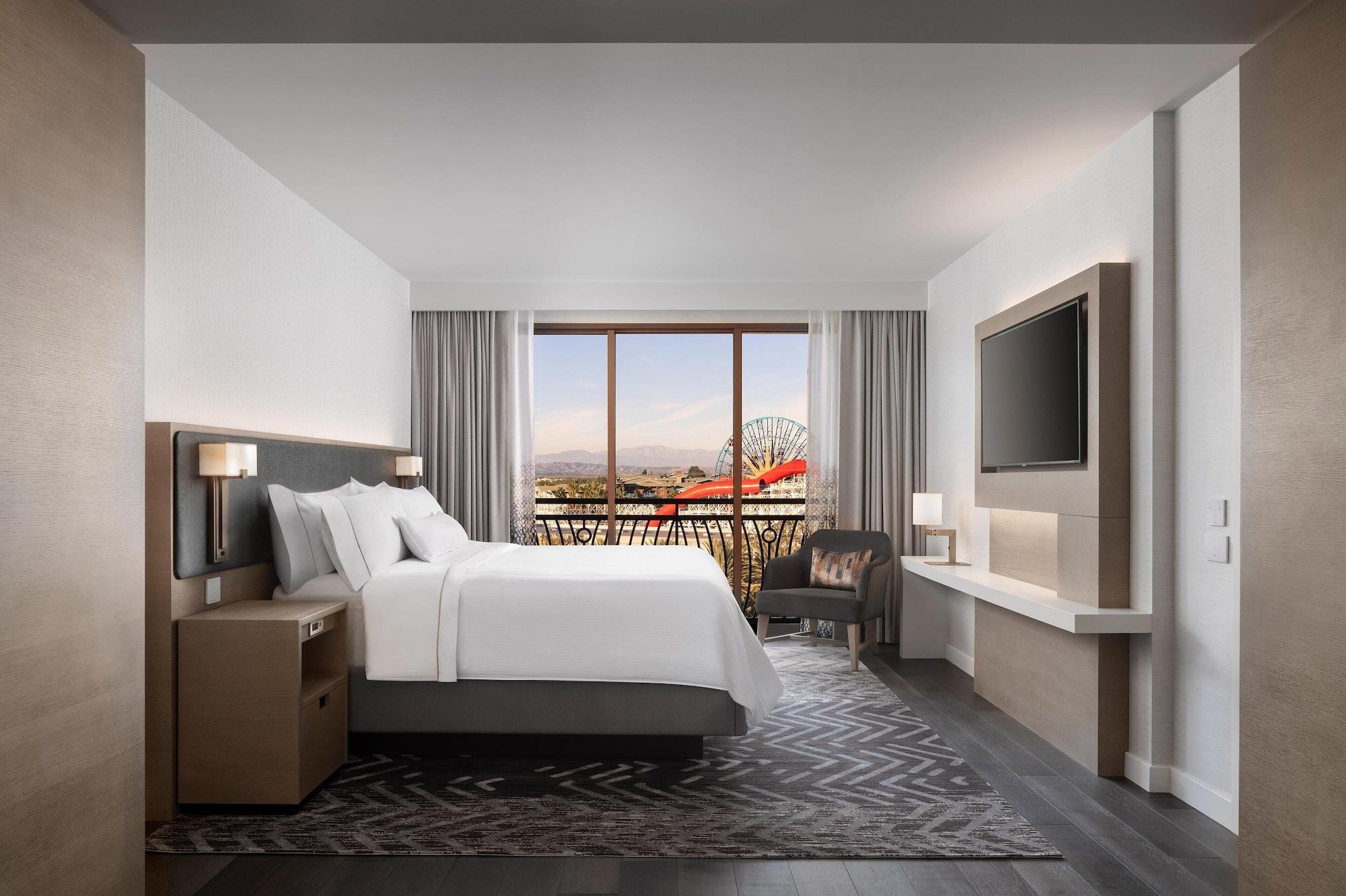 1 Bedroom, Suite, Theme Park View