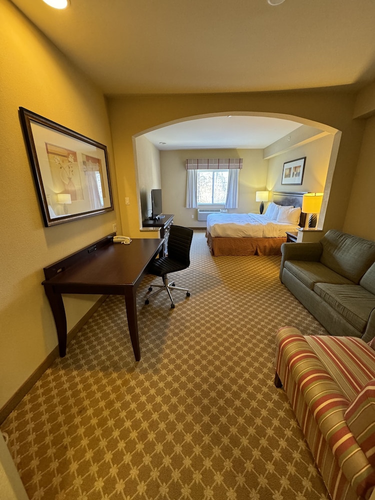 Spark by Hilton Galloway Atlantic City 46/54