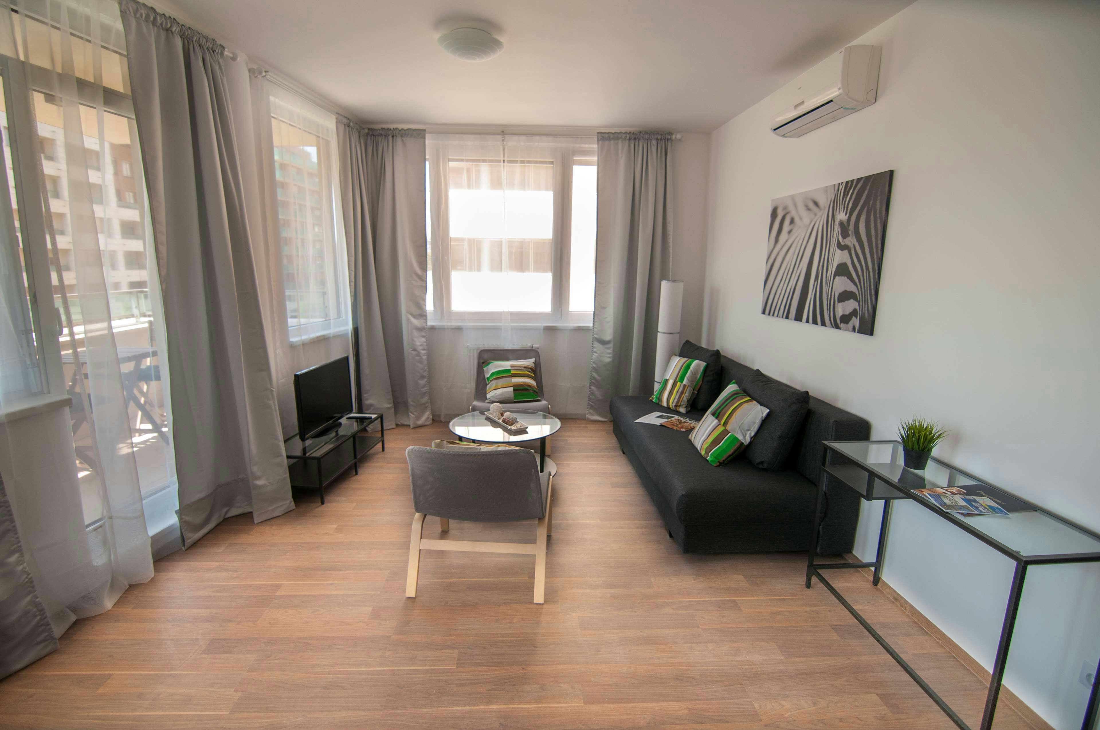 CORVIN CENTER SUITES 46/87
