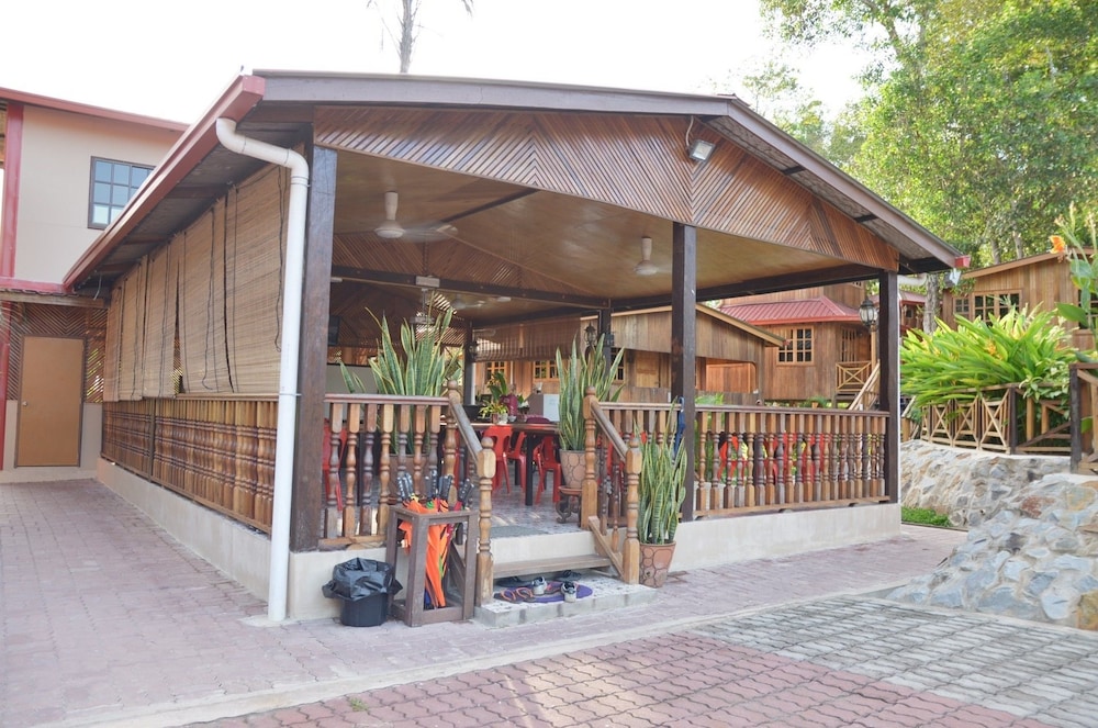 Borneo Tree House 18/25