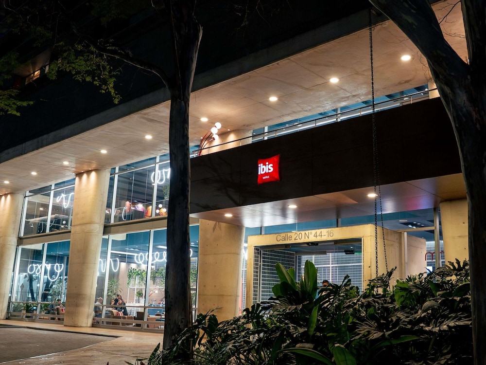 Ibis Medellin 7/67