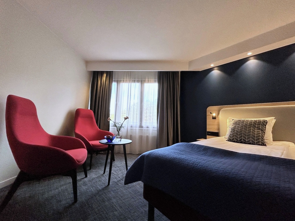 Good, Twin Beds