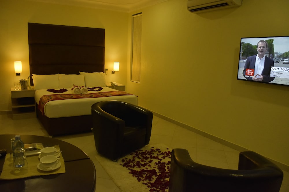 Airport View Hotel 38/50