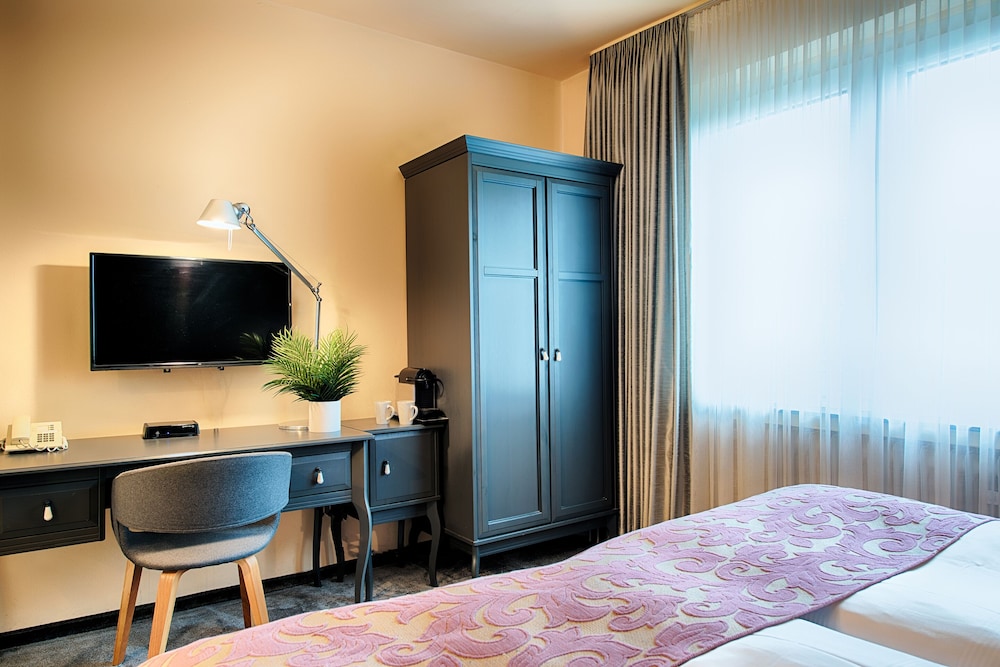 Hotel Furst Garden 49/54