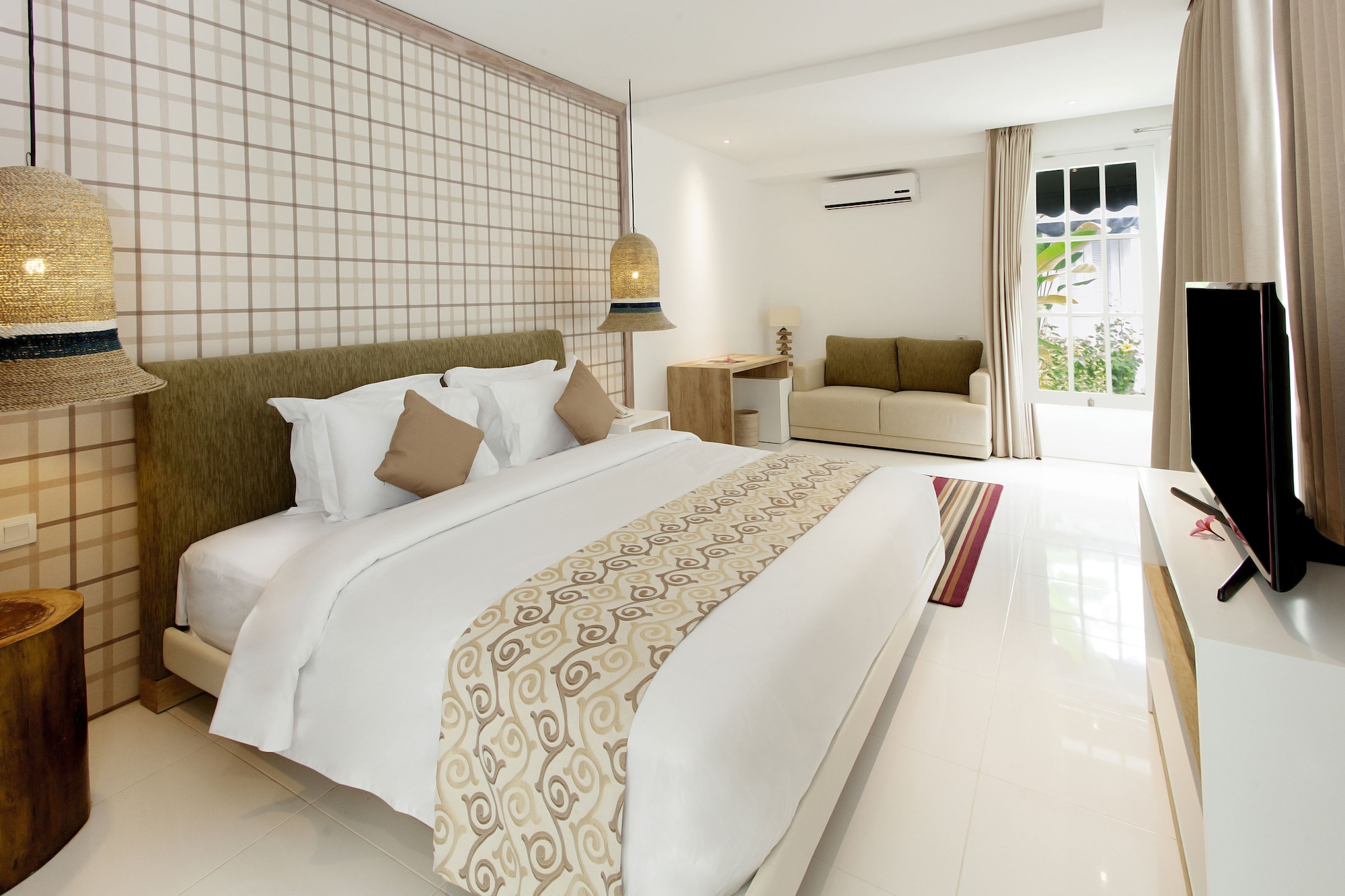 1 BEDROOM, VILLA, WITH POOL