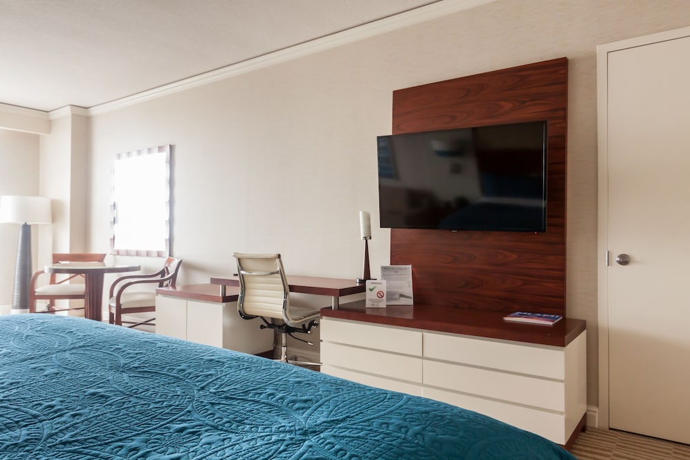 Trump International Beach Resort 23/116