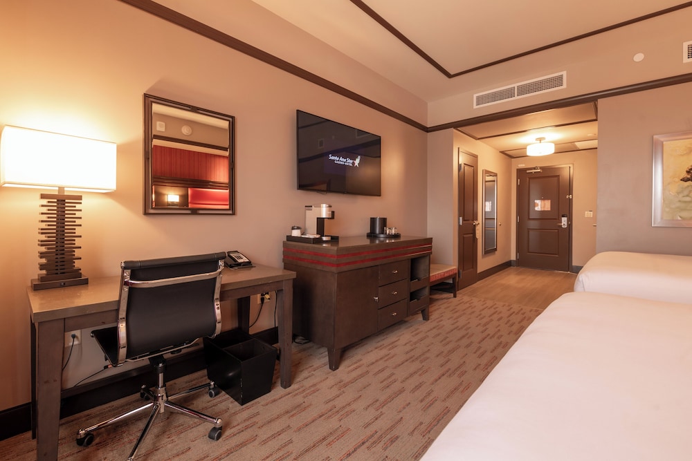 Santa Ana Star Casino Hotel 23/24