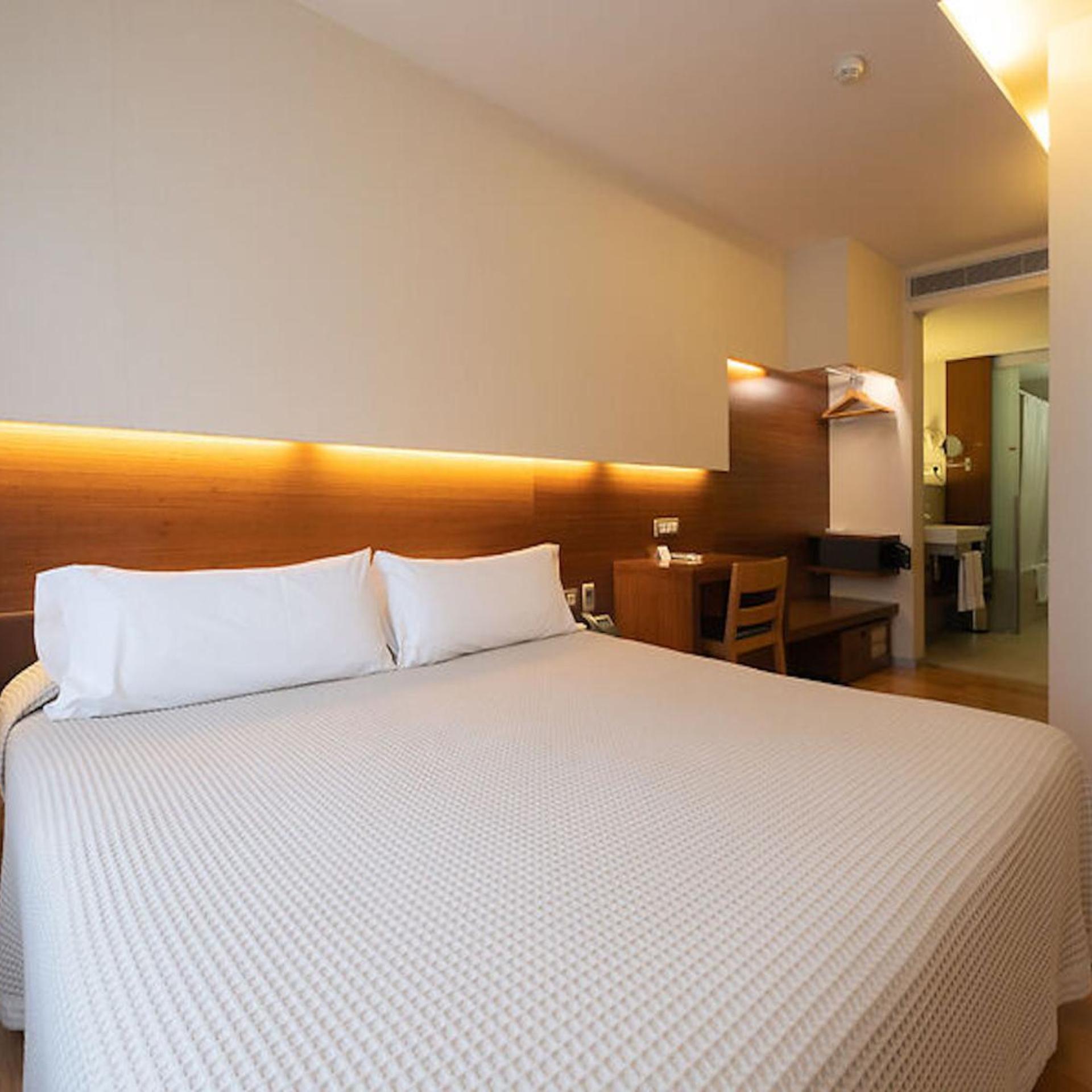 Room, Double Bed