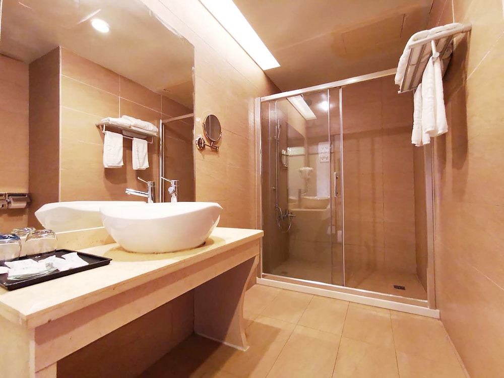 Chang Hong Villa Hotel 66/69