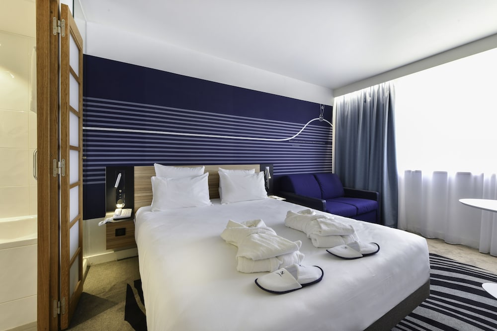 NOVOTEL LA ROCHELLE CENTRE 16/72