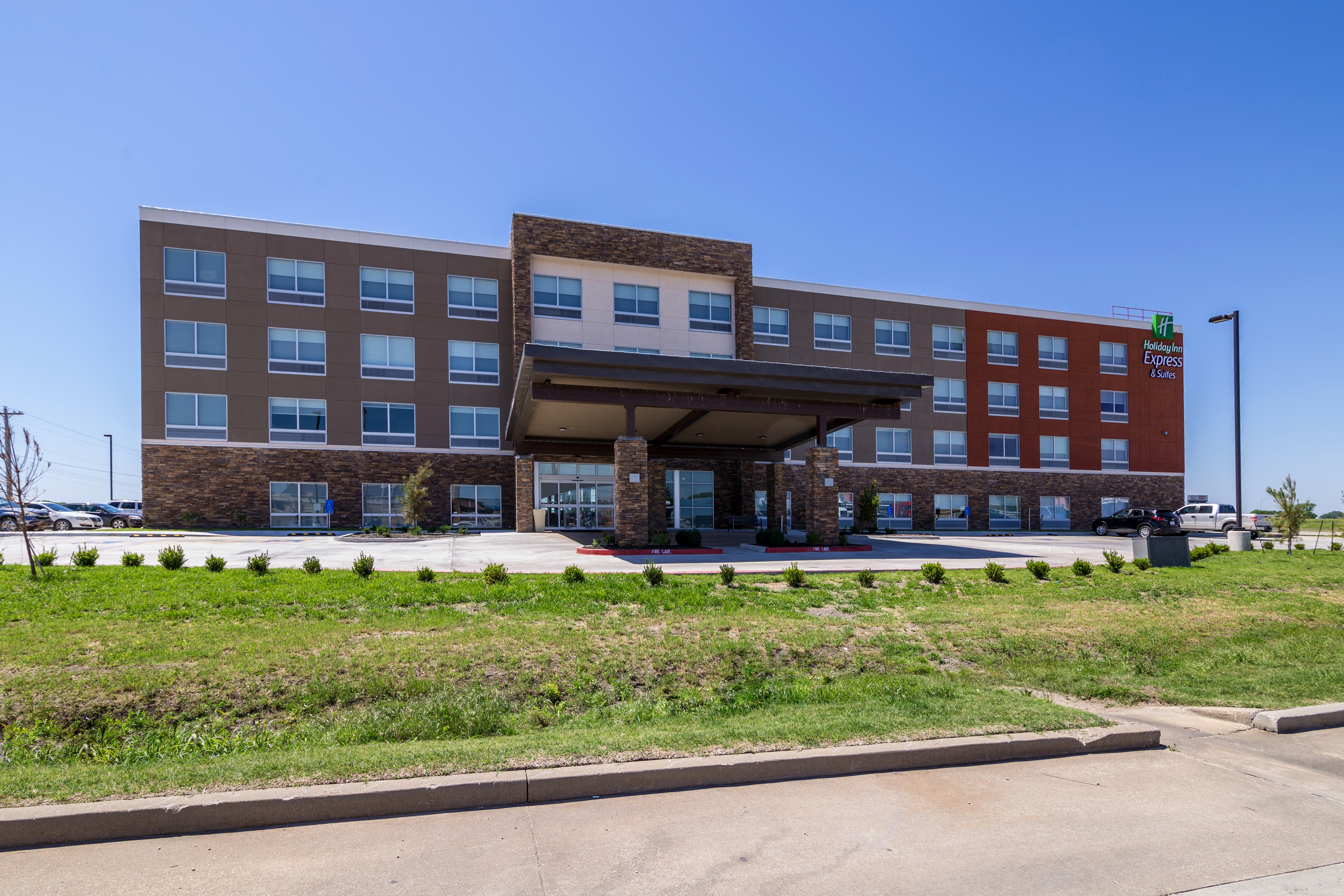Holiday Inn Express Suites Blackwell 4/40