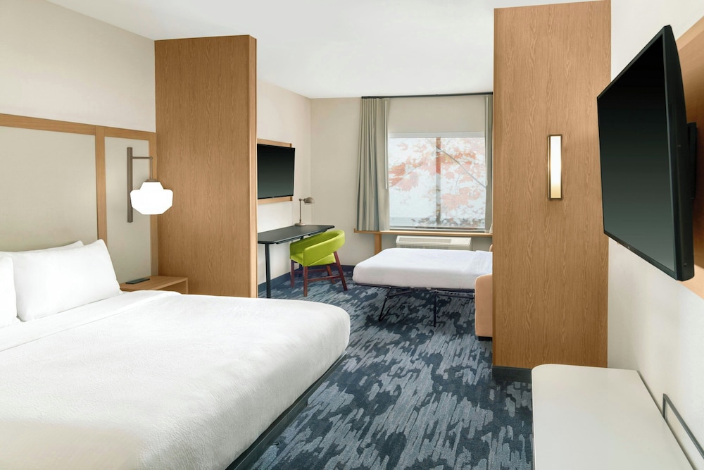 Suite, King Bed, Sofa