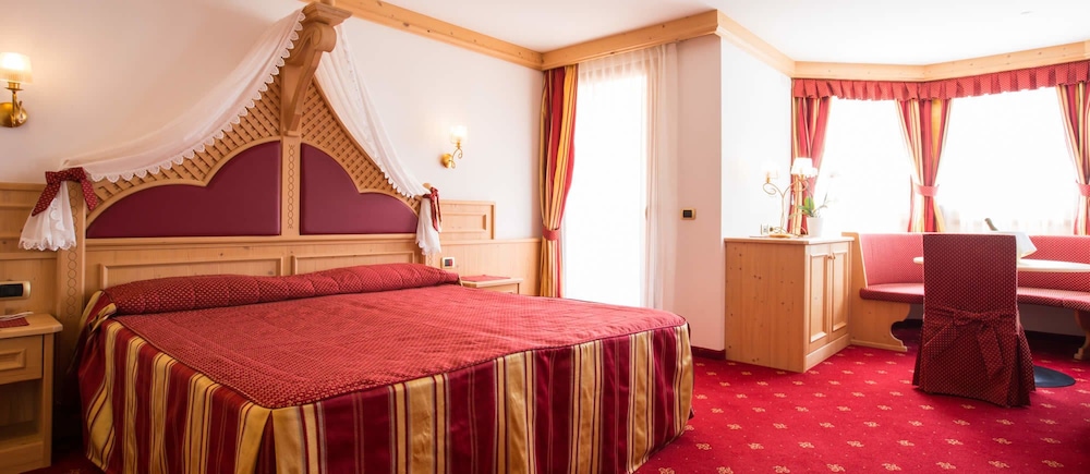 HOTEL CRISTINA 18/45