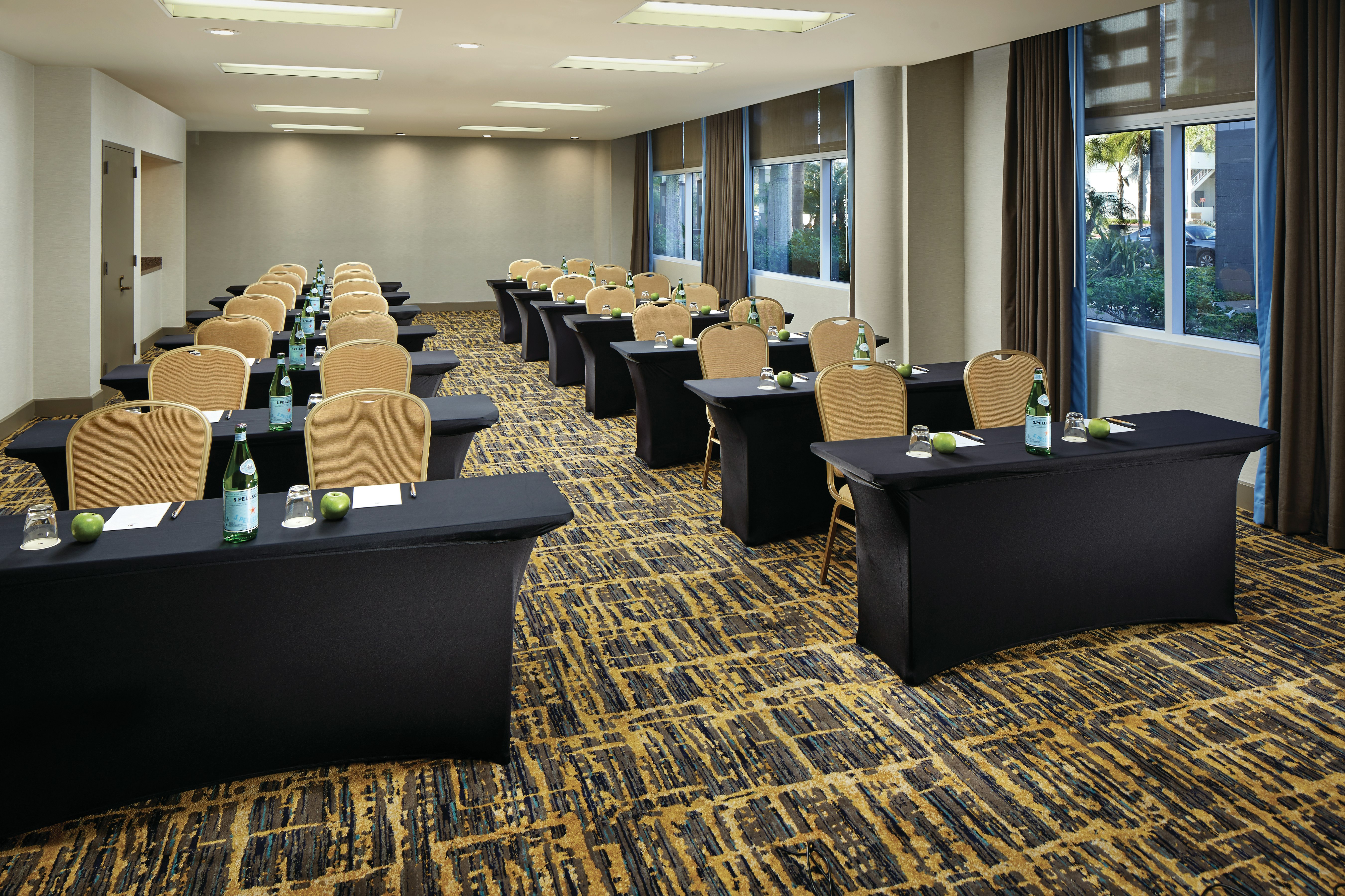DoubleTree by Hilton Hotel LAX - El Segundo 74/84
