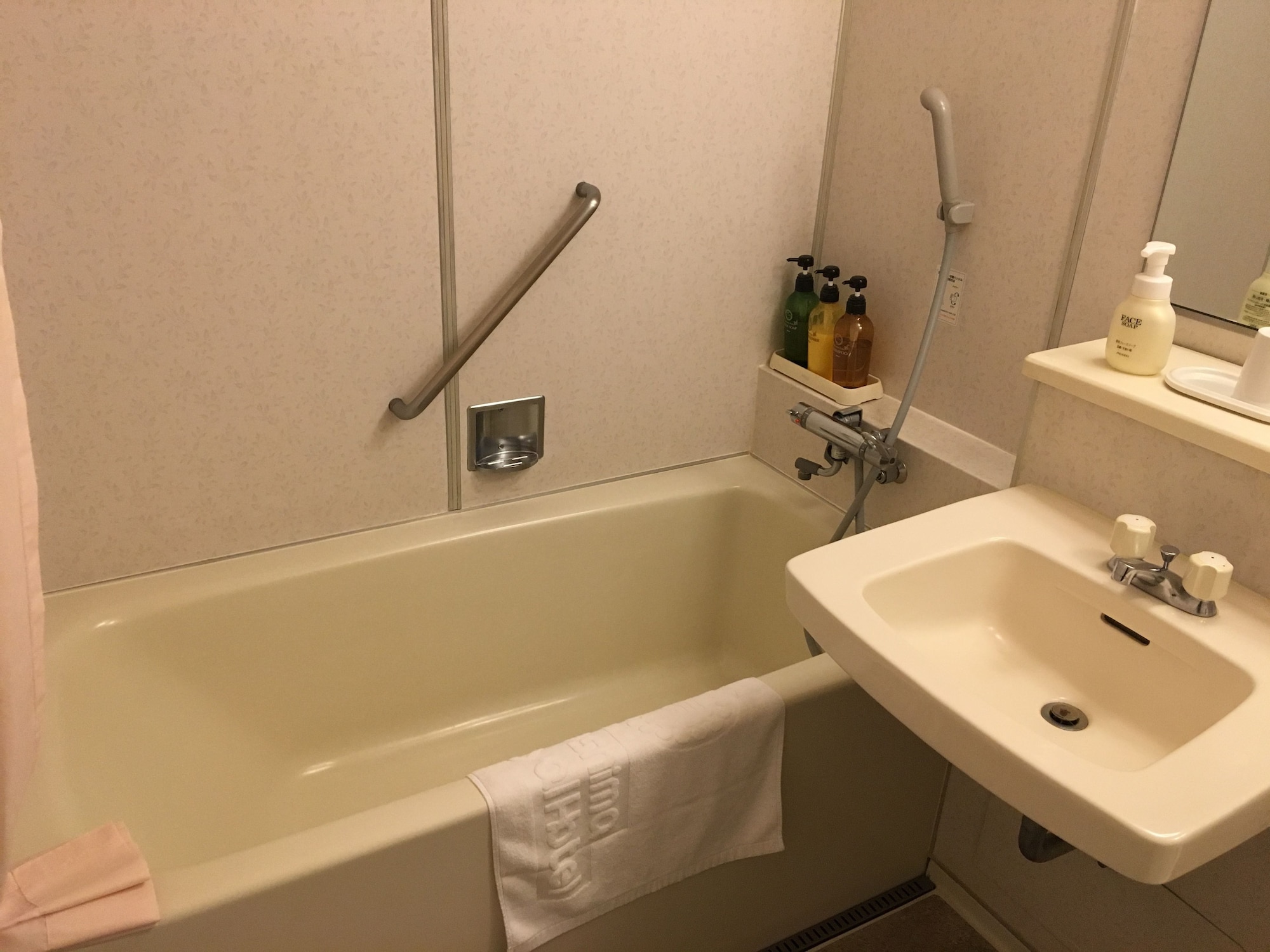 غرفة بسريرين منفصلين في طابق مرتفع، Kagoshima Sun Royal 9/10