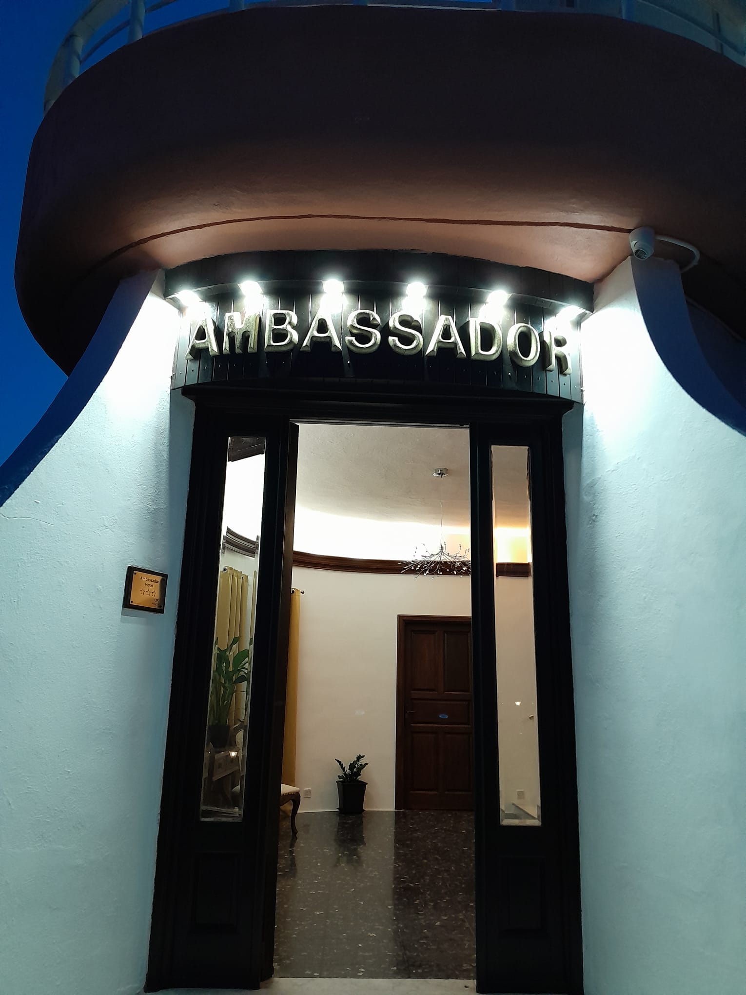 Ambassador 2/48