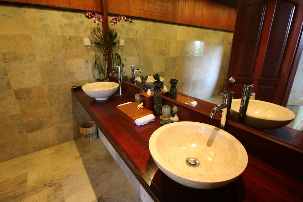 Kupu Kupu Barong Villas And Tree Spa 74/74