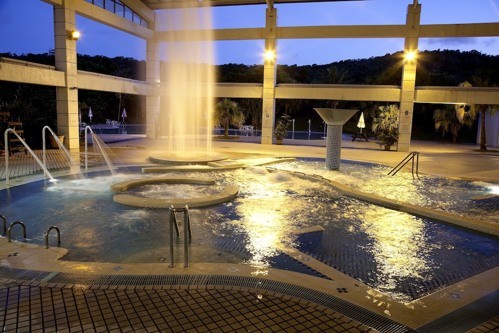 Kentington Resort 8/39