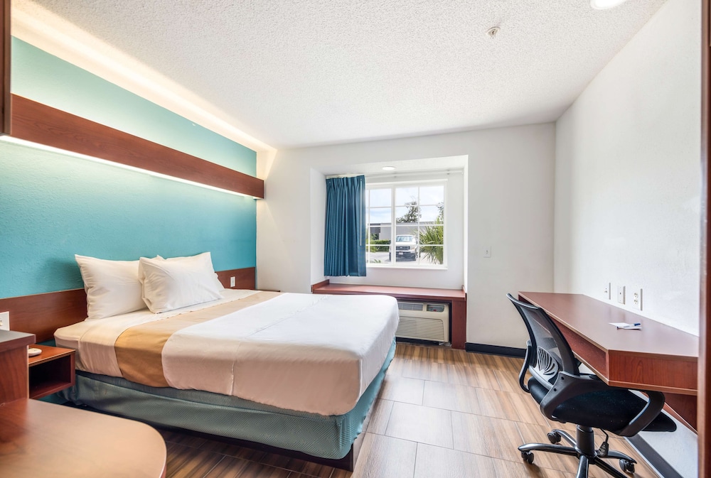 Golden Isles Inn & Suites Brunswick South 16/38