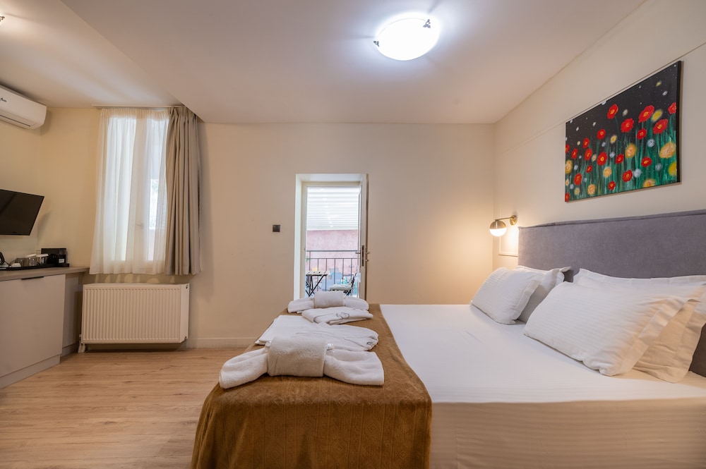 Plaka Arch Suites 14/41
