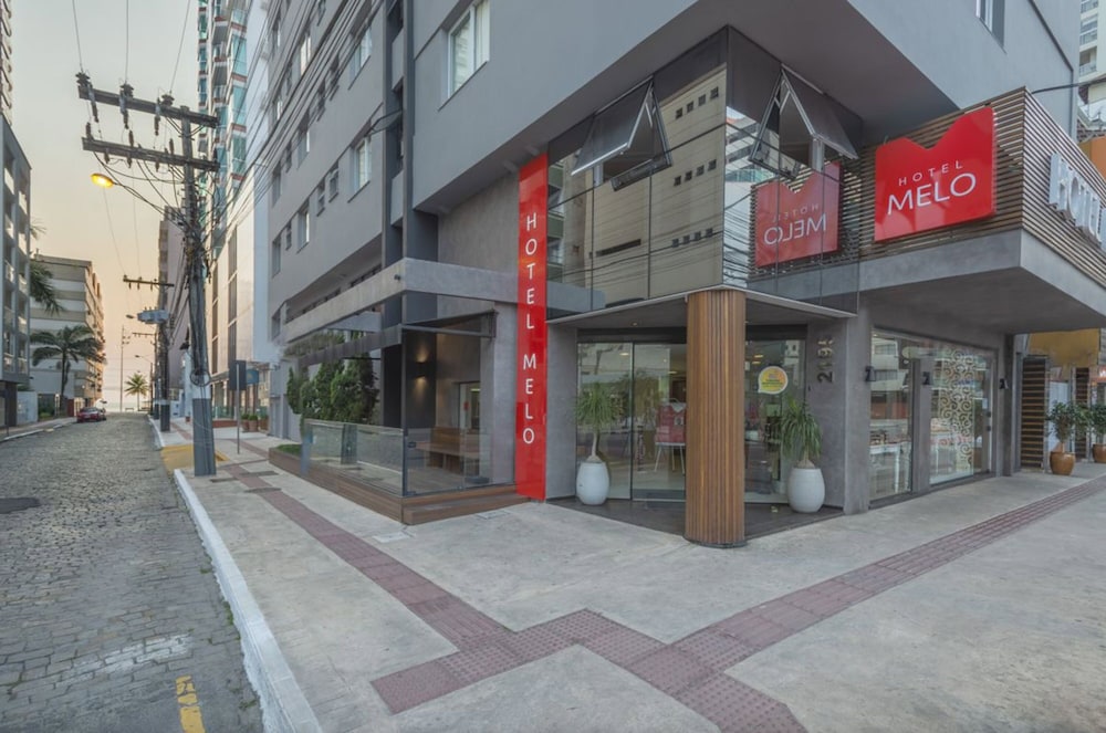 Melo Hotel 63/70