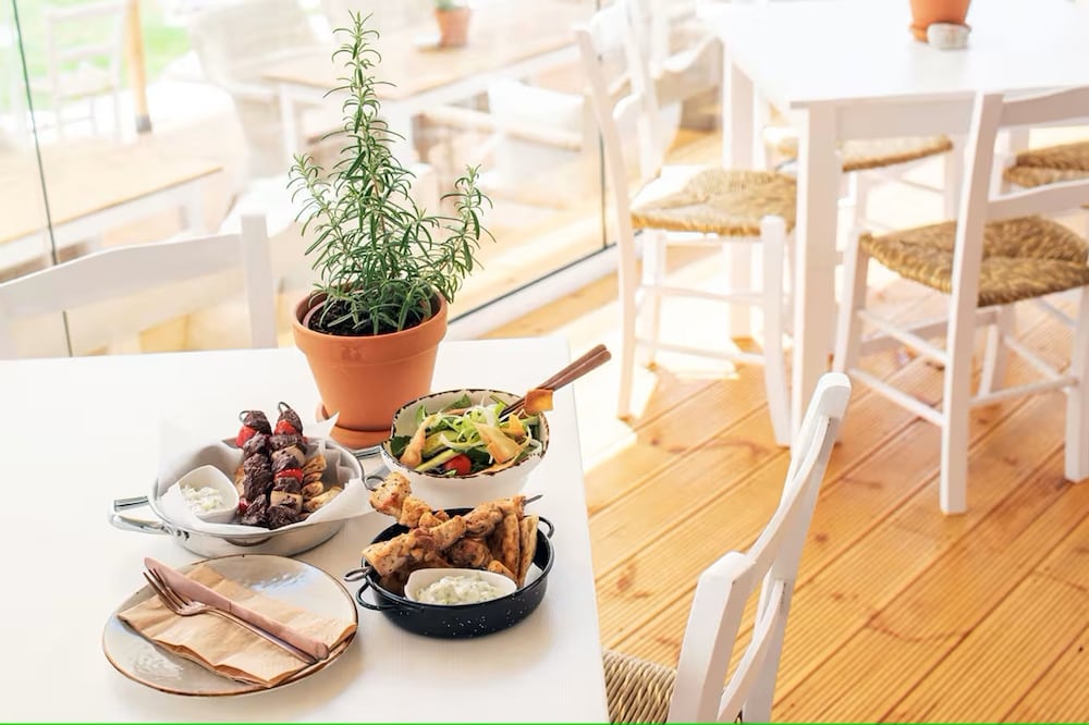 Piere Anne Beach Hotel 27/47